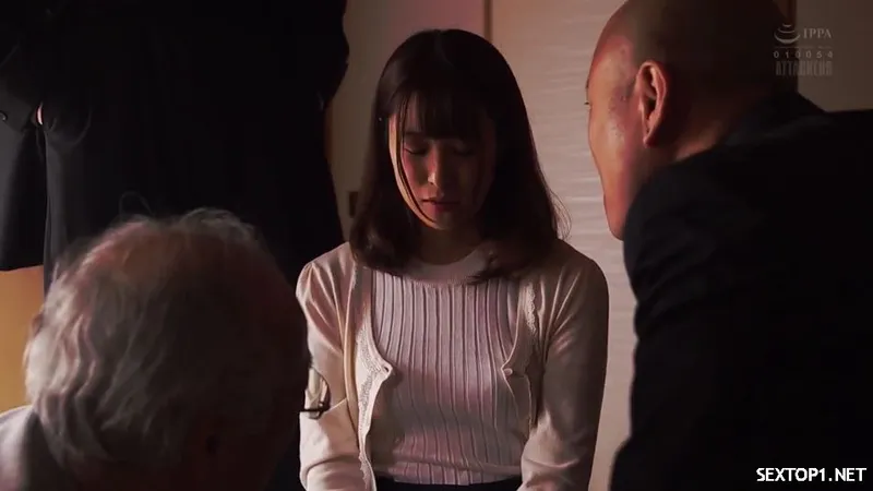 Con chim nhỏ bán thân giúp bố xóa nợ giang hồ